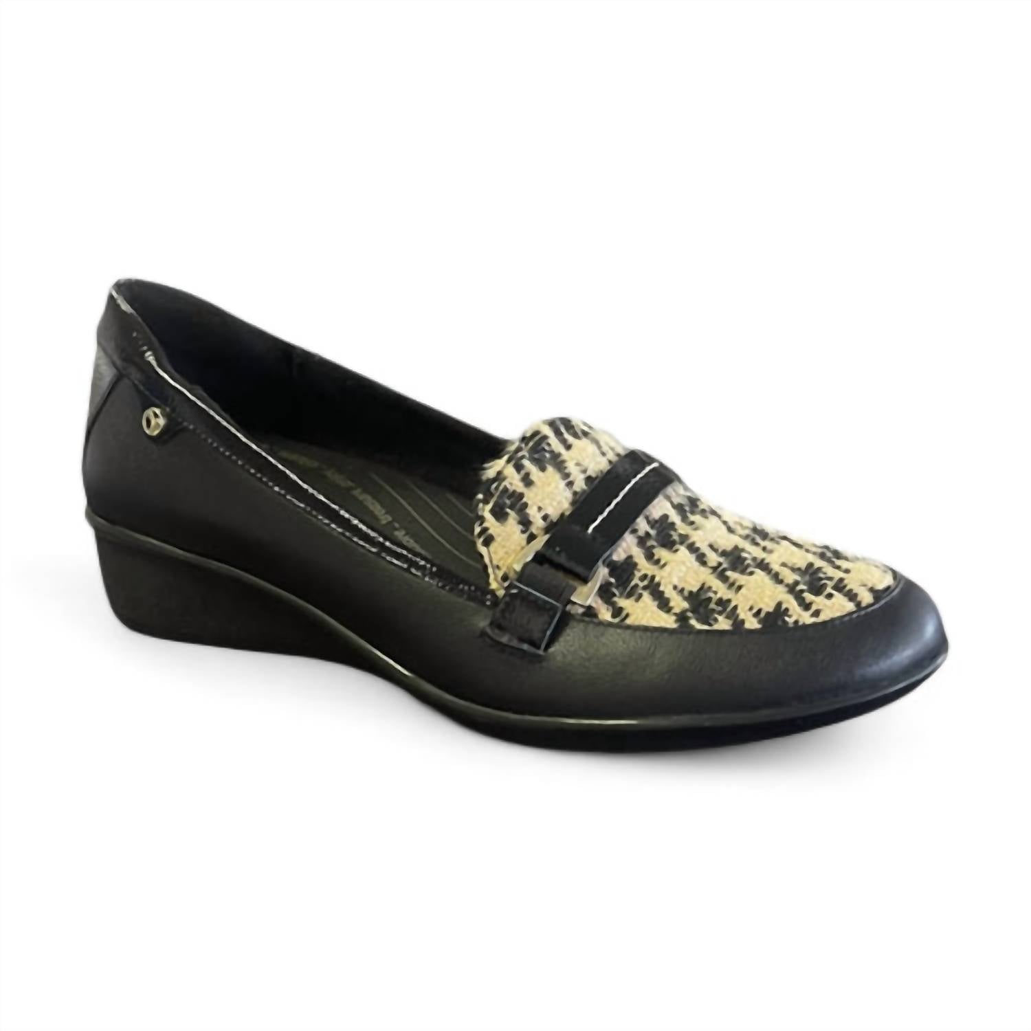 1518a52c-7c41-4afc-9048-78d074bdabe5-upscale_15k-1500x1500-70 Revere - Women's Montmarte Wedge Loafer - Image 1