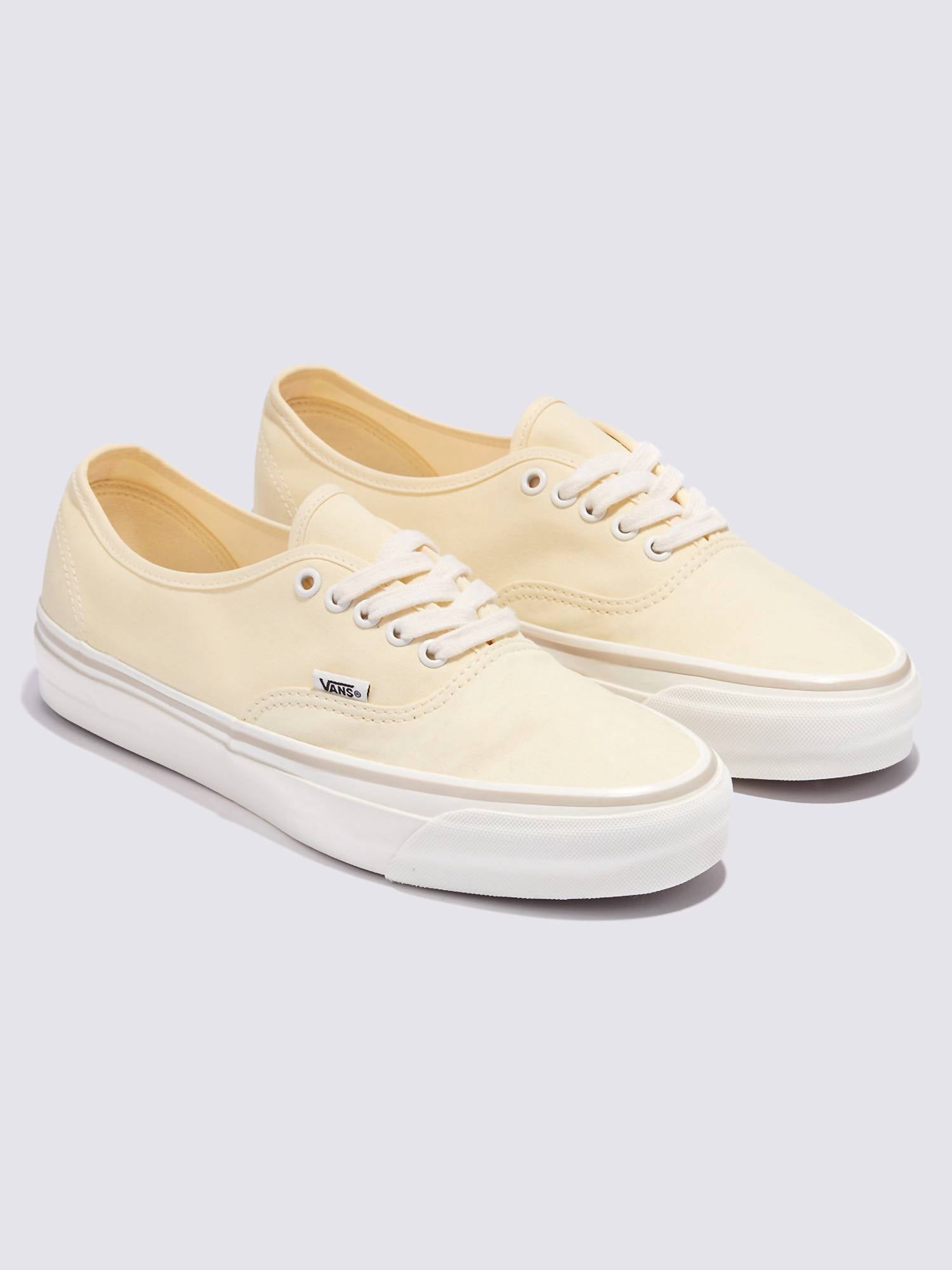 2dedc985-3110-427f-8104-9c1fcaa39dfb-upscale_15k-1500x1500-70 Vans - Women's Mte Authentic Reissue Shoes - Image 1