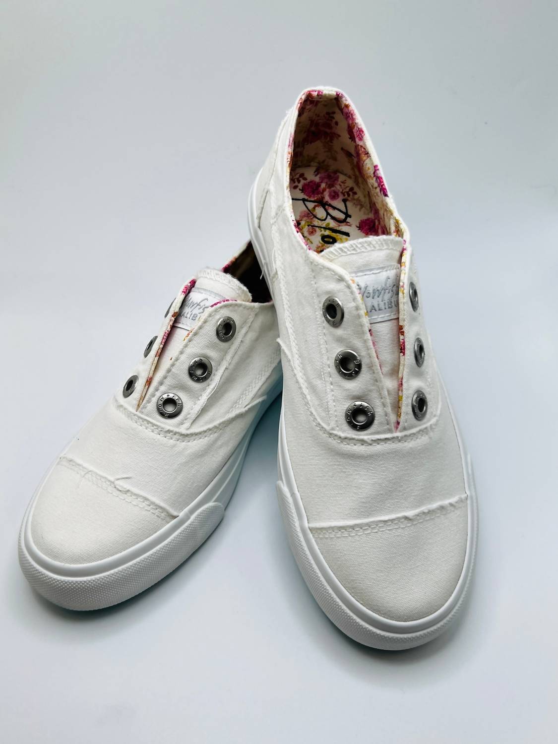 42fa9077-c8ff-424f-90b6-77d97cc791f7-upscale_15k-1500x1500-70 Blowfish - Malia Sneaker - Image 1