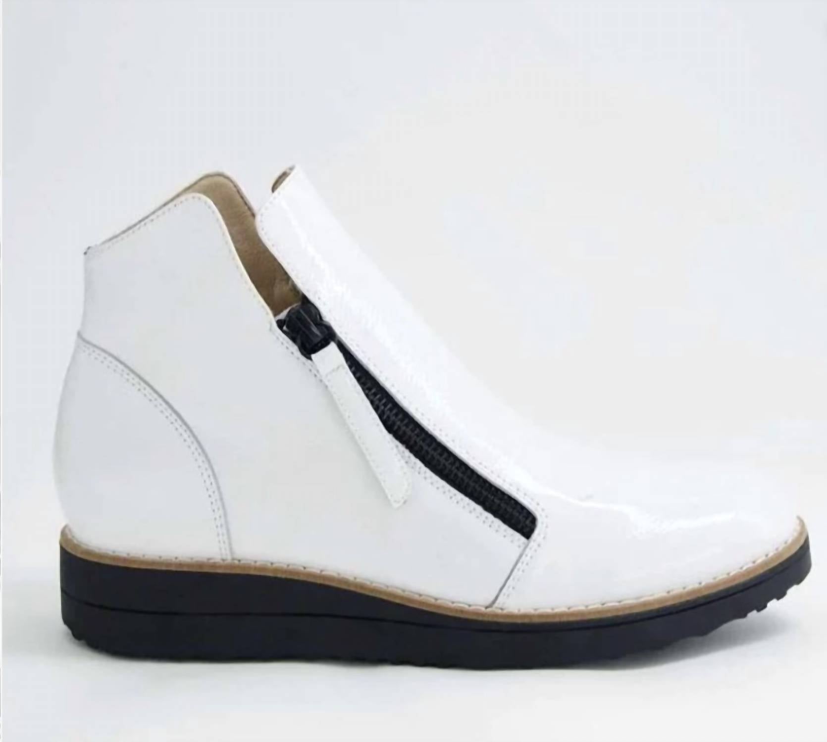 ad3bddb7-adf0-4993-bd41-8bc354d6ecde-upscale_15k-1500x1500-1 Django & Juliette - Women's Ohmy Patent Leather Ankle Boots - Image 1