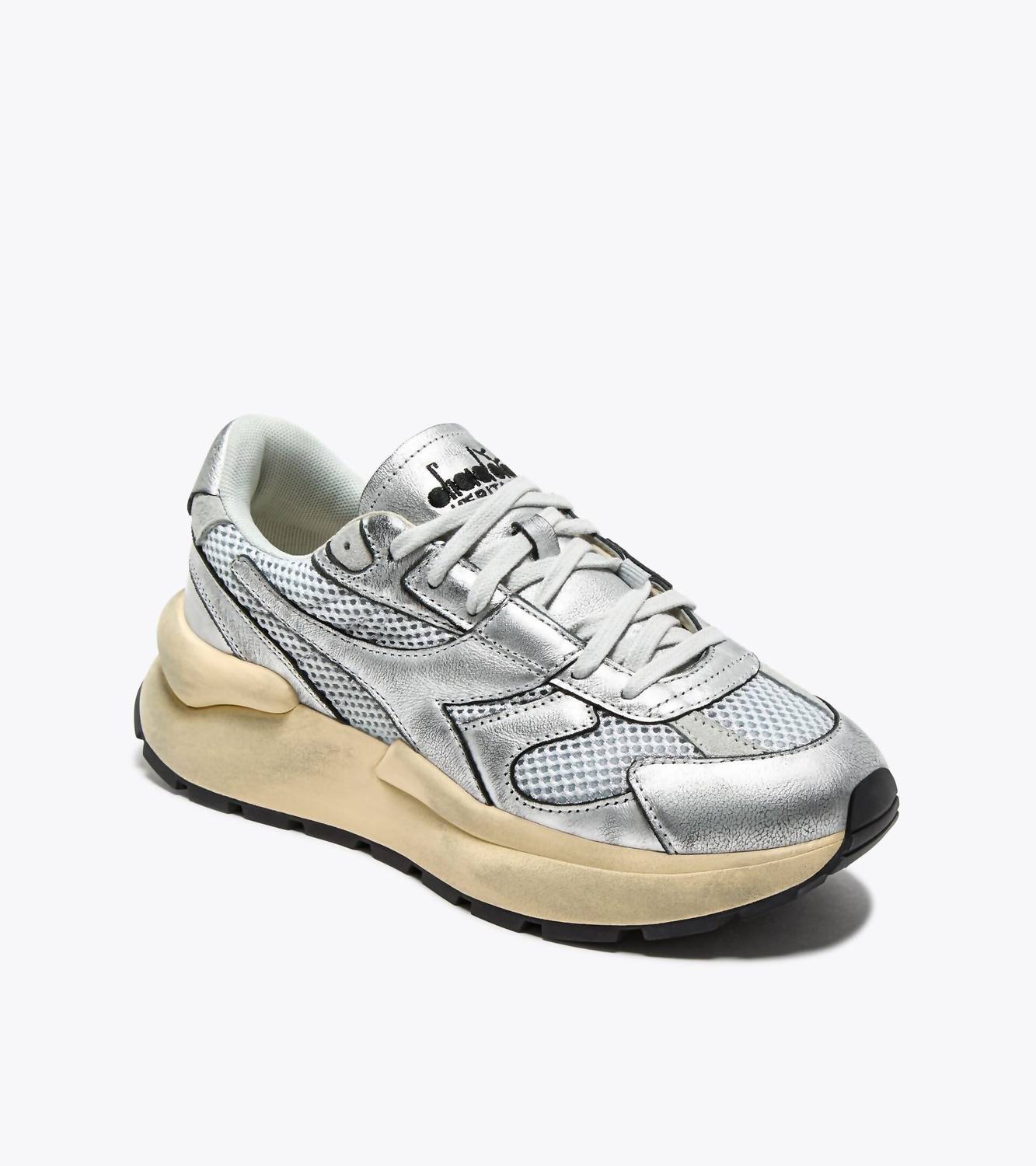 b3d0ca25-207b-4844-b8cf-019b43165cbc-upscale_15k-1500x1500-70 Diadora - Women's Mercury Elite Used Sneakers - Image 1