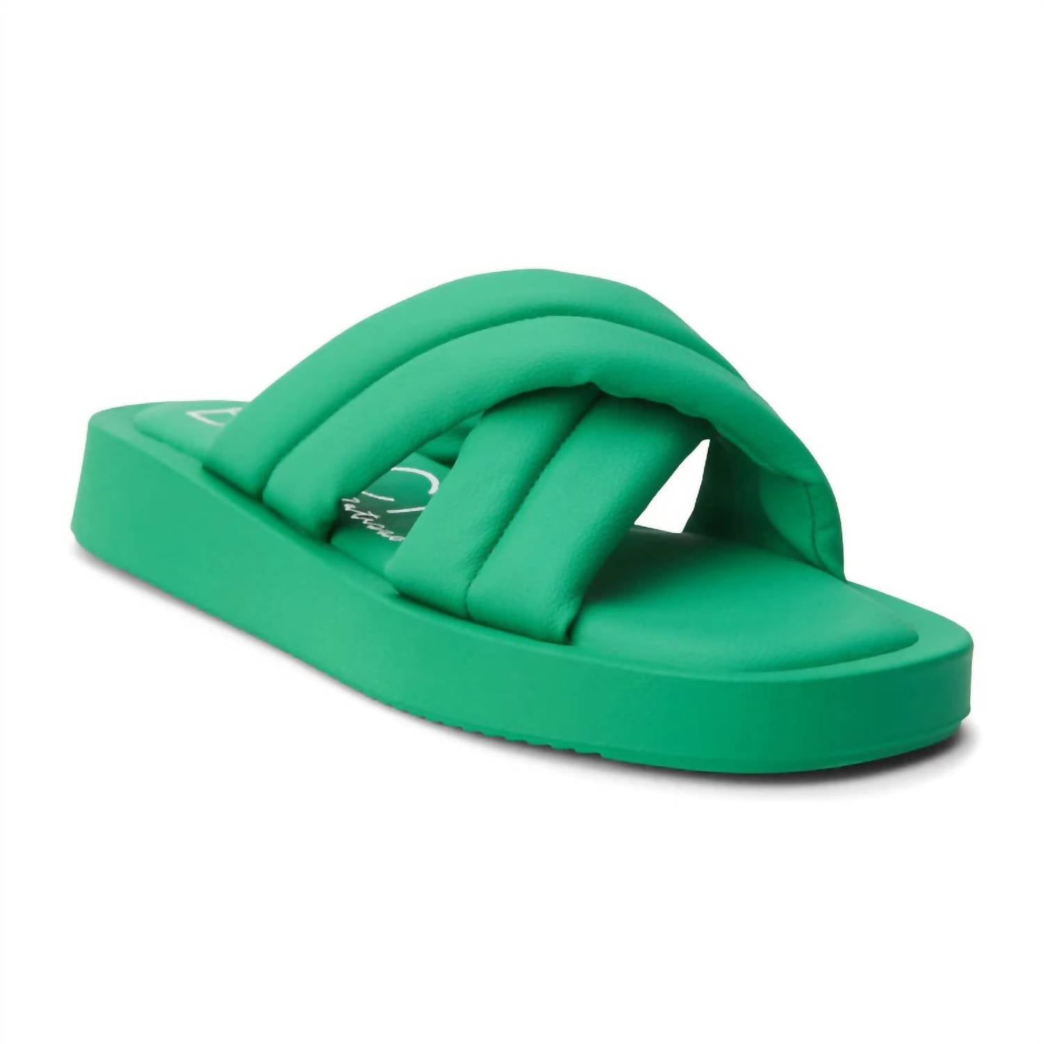 f785ac8b-2bd4-4a25-8cb0-5c93652fd0a1-upscale_15k-1500x1500-70 Matisse - Women's Piper Slide - Image 1